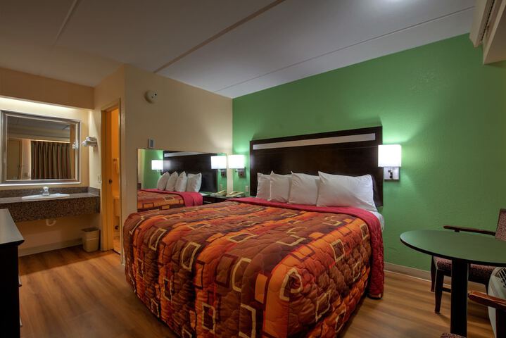 Room 17 of 25