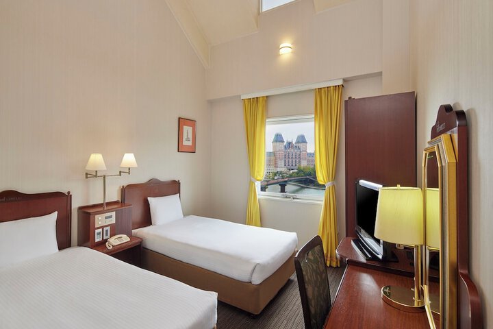Room 10 of 67