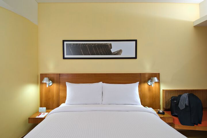 Room 4 of 66