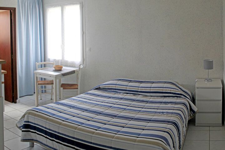 Room 5 of 50