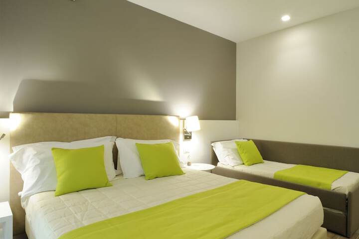 Room 13 of 30