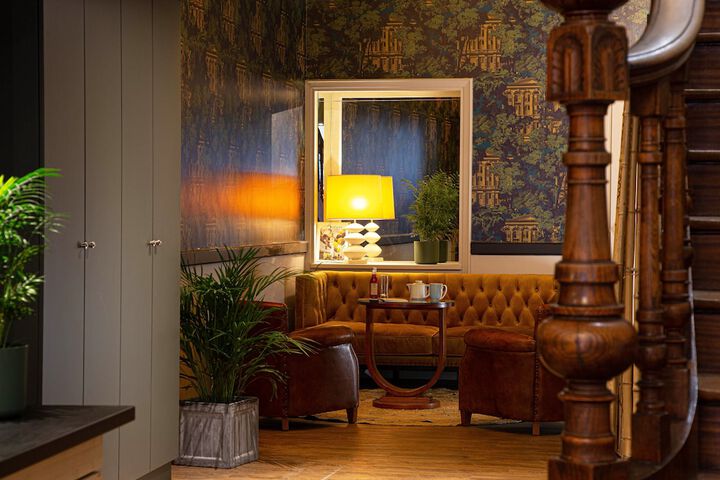 Hotel Lobby