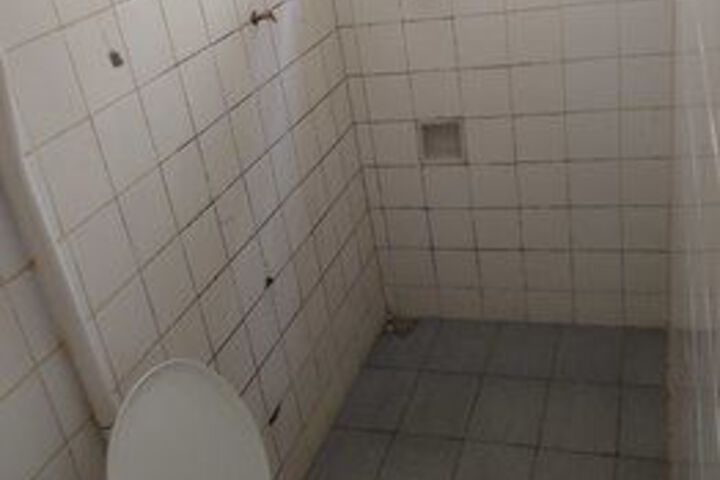Room 12 of 189