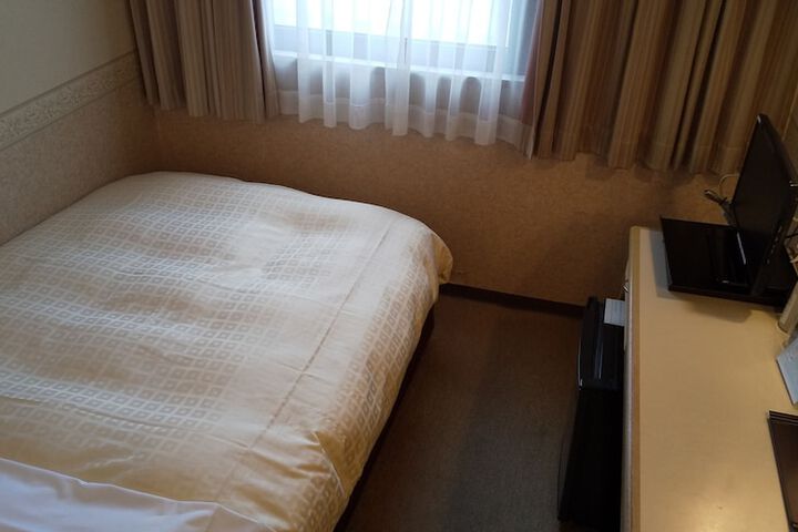 Room 28 of 53