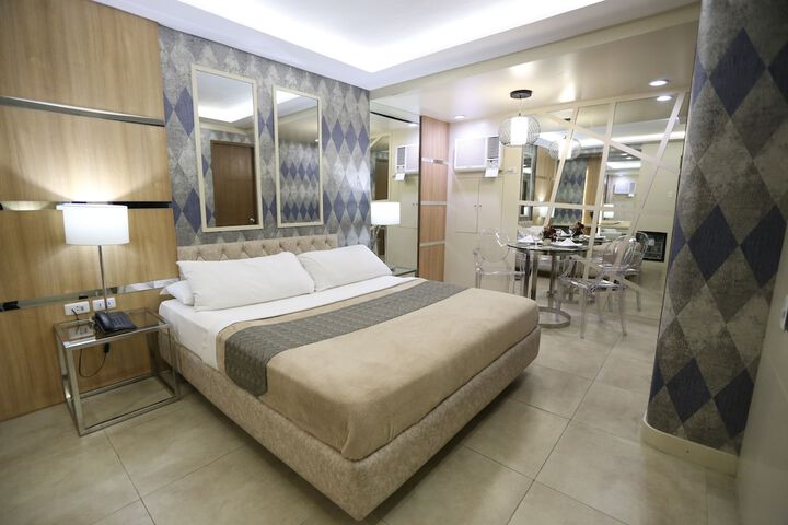 Room 10 of 21