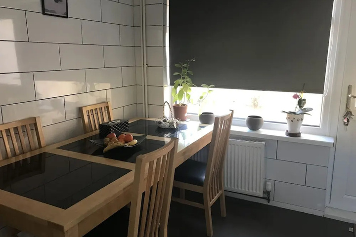 Dining 9 of 11