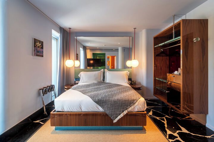 Room 30 of 103