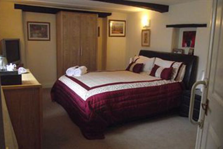 Room 4 of 11