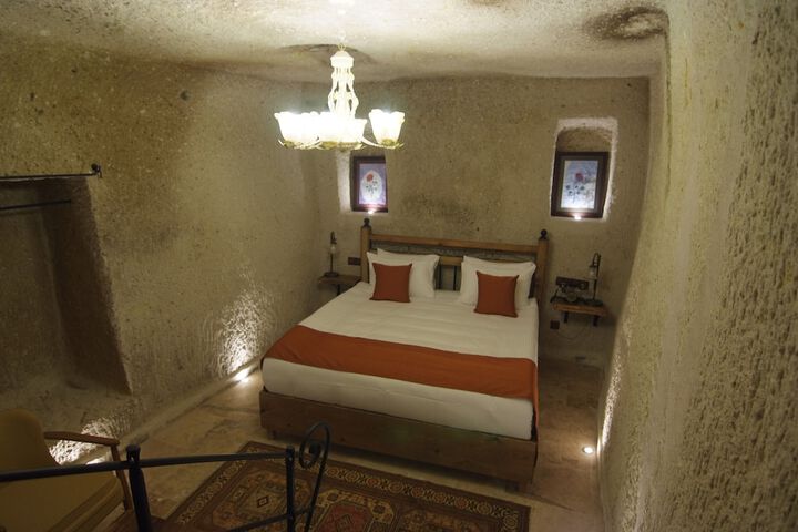 Room 3 of 116
