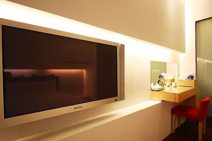 Room amenity