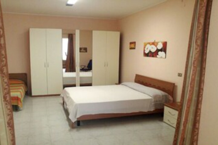 Room 35 of 41