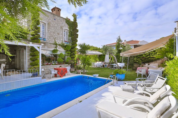 Pool Hotel