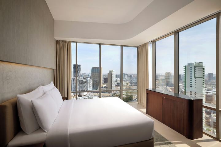 Room 10 of 97