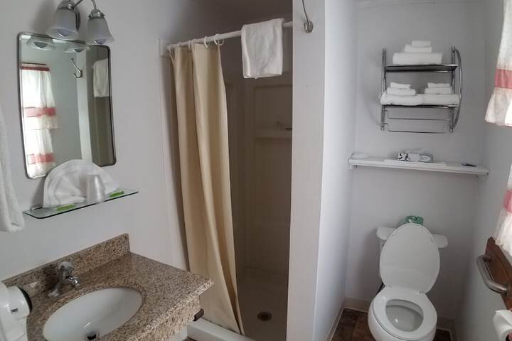 Room 13 of 38