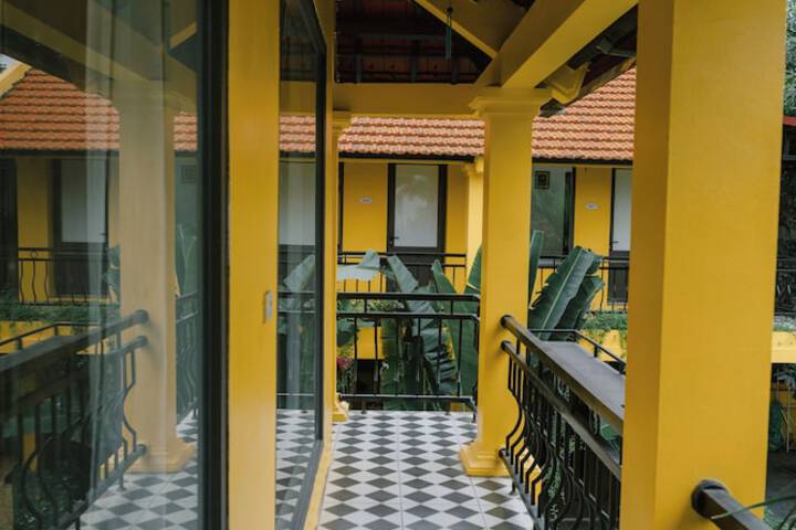 Ballroom/Hall 63 of 91