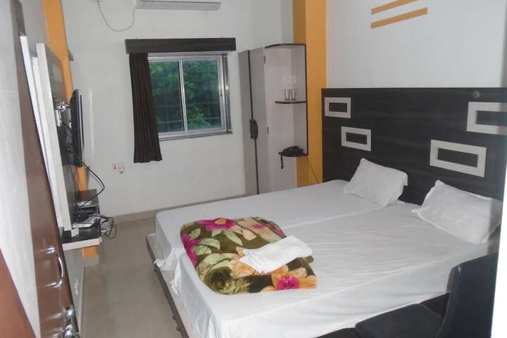 Room 17 of 50