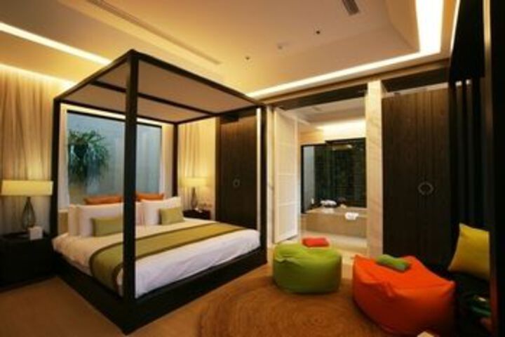 Room 8 of 29