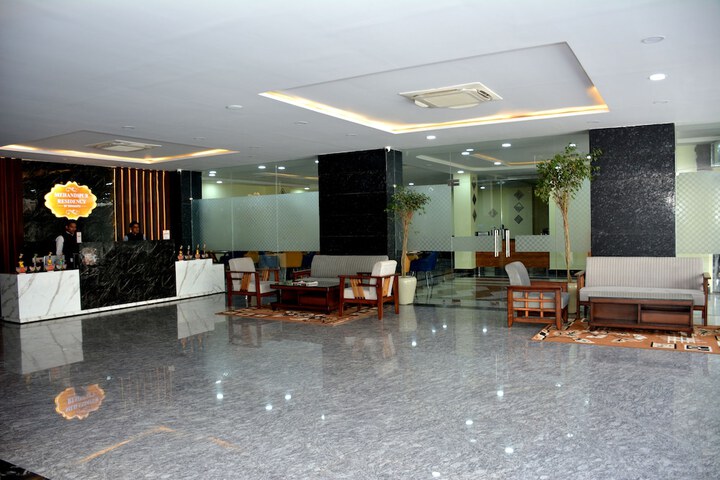 Hotel The Grand