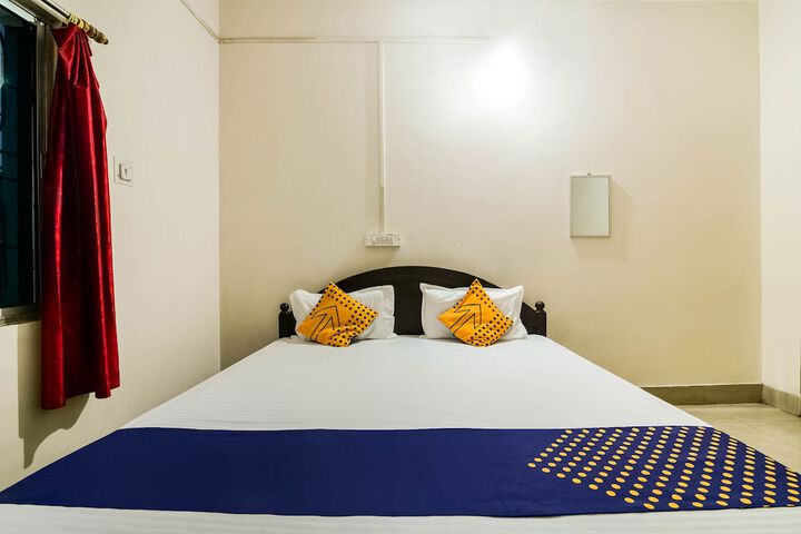 Room 7 of 9
