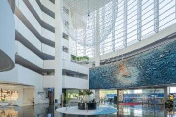 Crystal Palace Hotel