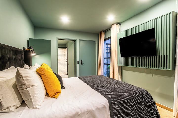 Room 8 of 49