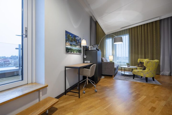 Room 55 of 249