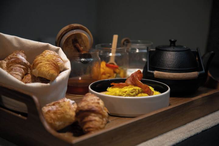 Breakfast/Coffee Service 40 of 72