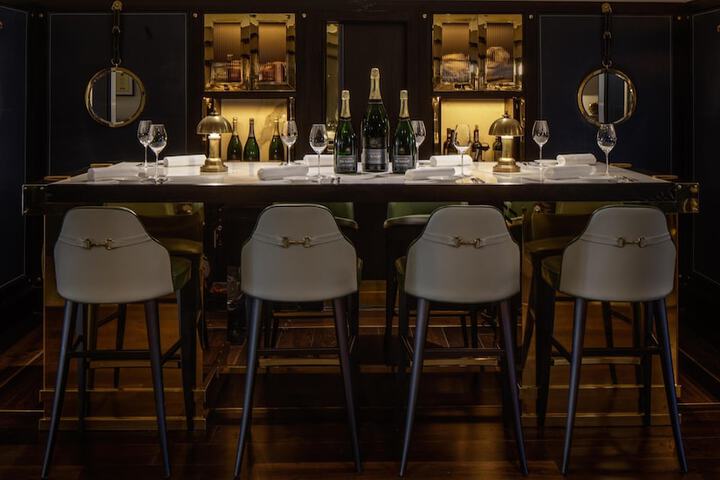 Dining 81 of 143