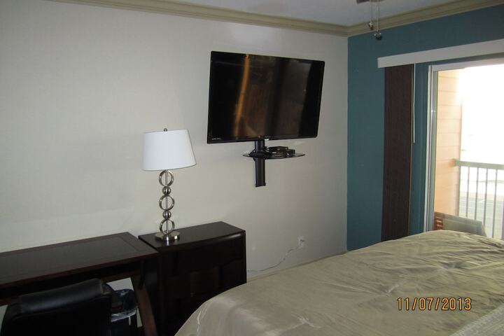 Room 9 of 210