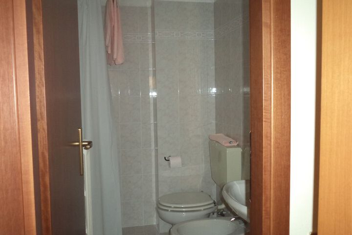 Room 11 of 43