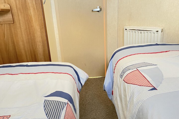 Room 2 of 43