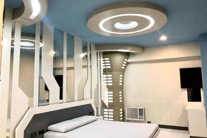 Room 16 of 19
