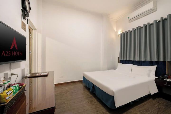 Room 8 of 14
