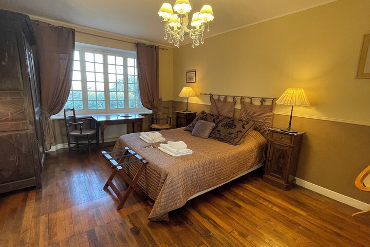 Room 5 of 45