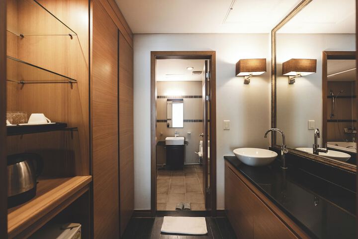 Room 26 of 151