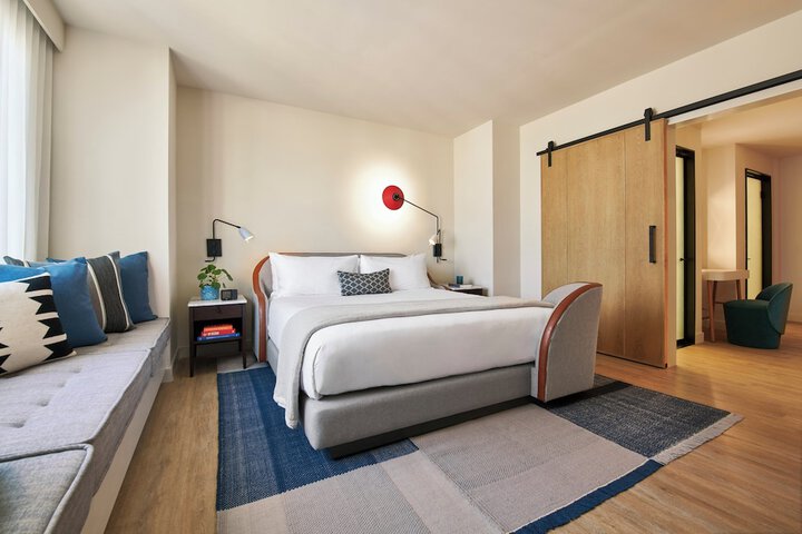 Room 16 of 107