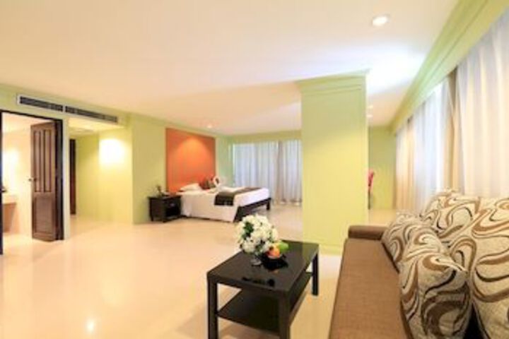 Room 73 of 103