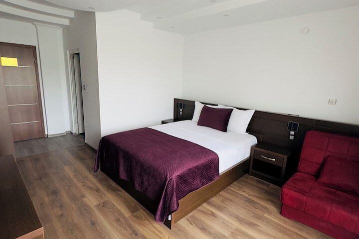Room 7 of 40