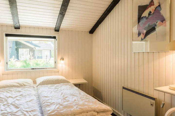 Room 3 of 12