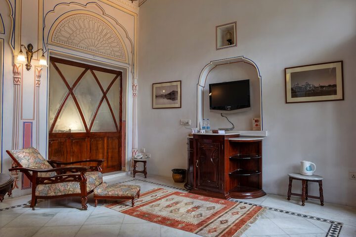 Room 15 of 92