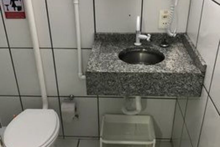 Room 8 of 60