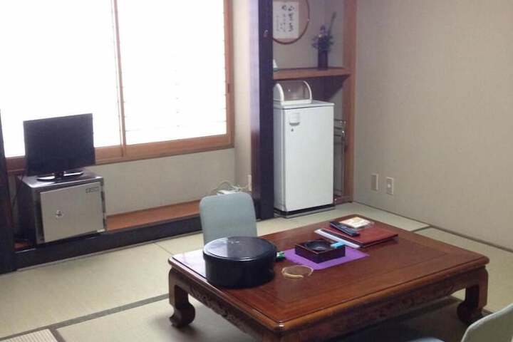 Room 12 of 65