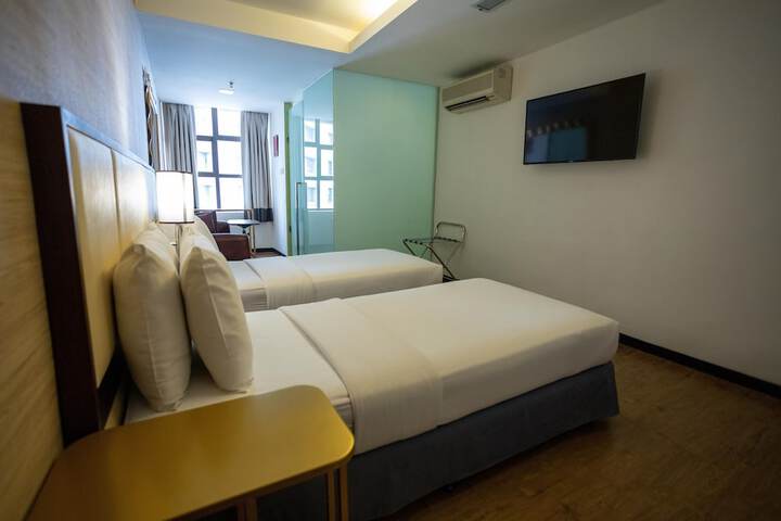 Room 27 of 110