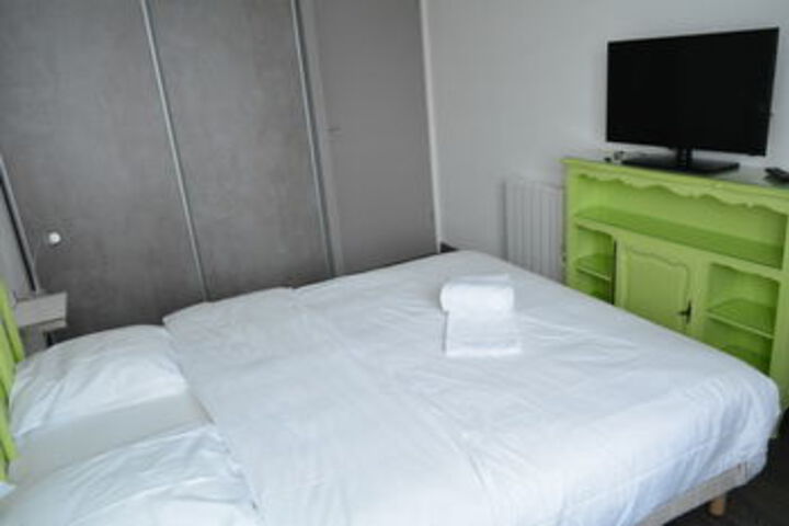 Room 12 of 21