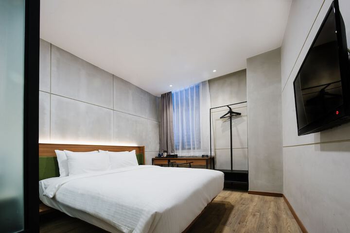 Room 33 of 101