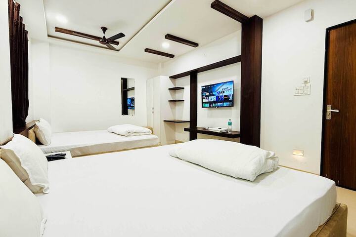 Room 38 of 61