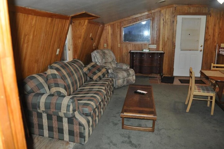 Room 3 of 68