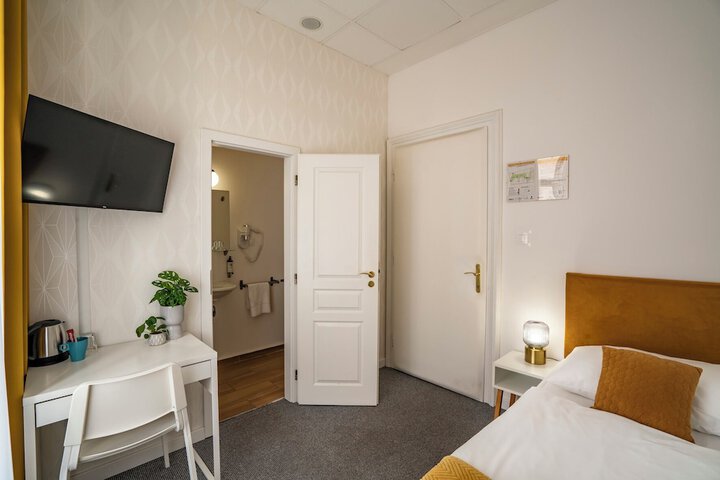 Room 45 of 75