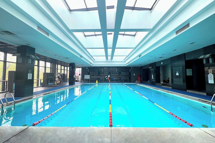 Hotel with Pool