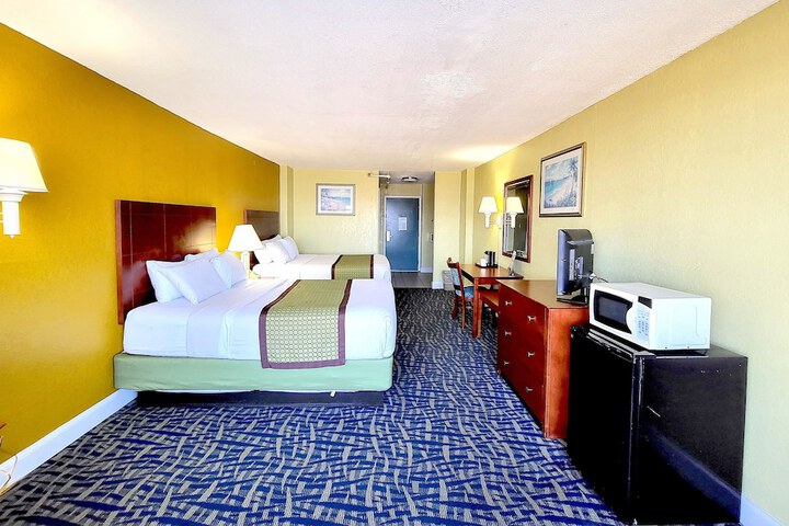 2 Queen Beds Ocean View (3 of 11)